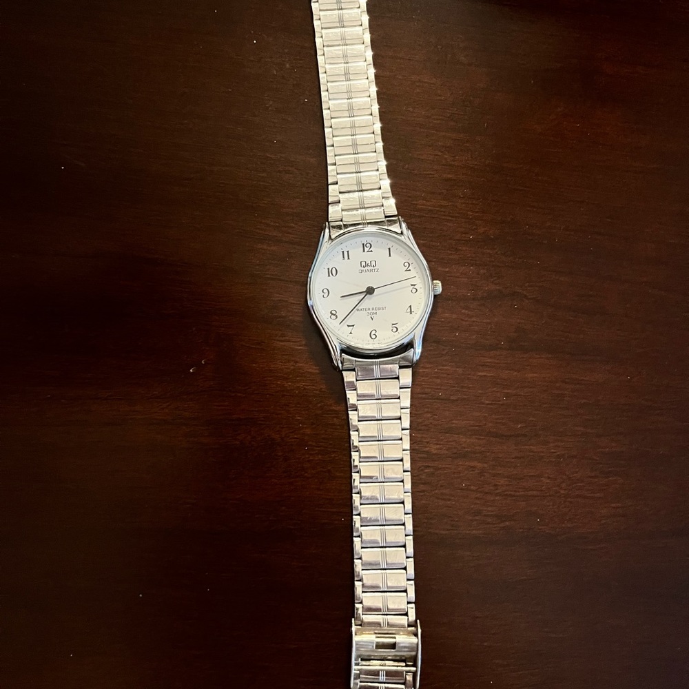 Q & Q Quartz women’s watch